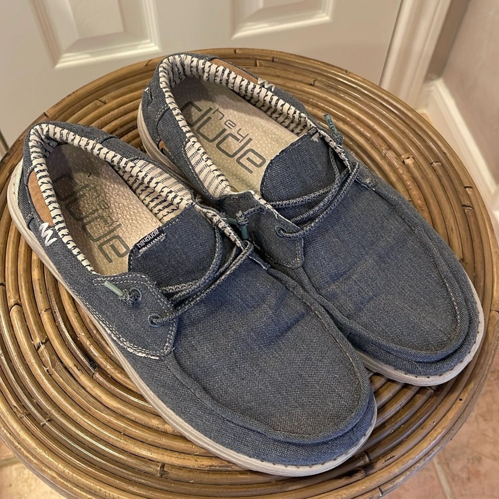 HEY DUDE Welsh Chambray Men Slip On Loafers Sea Blue Lightweight Casual Size 10